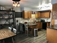 Building Photo - 1010 Winona Cir