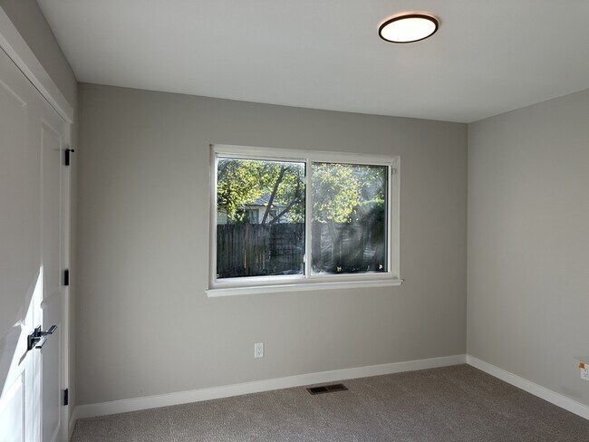 Building Photo - 10807 NE 143rd St