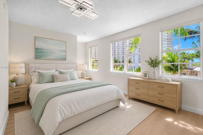 Building Photo - 2065 S Ocean Dr