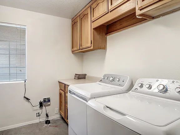 Building Photo - "Spacious 4-Bedroom Gem on Quartz Dr – Your Ideal Albuquerque Retreat!"