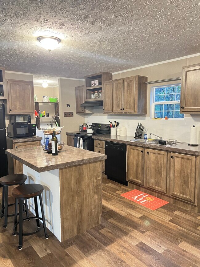 Building Photo - 2634 Cedar Creek Rd