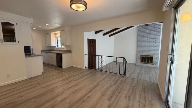 Building Photo - 7737 Southcliff Dr