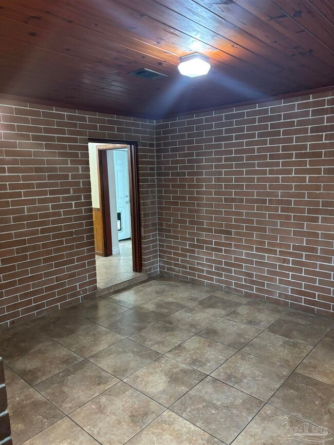 Building Photo - 425 Rentz Ave