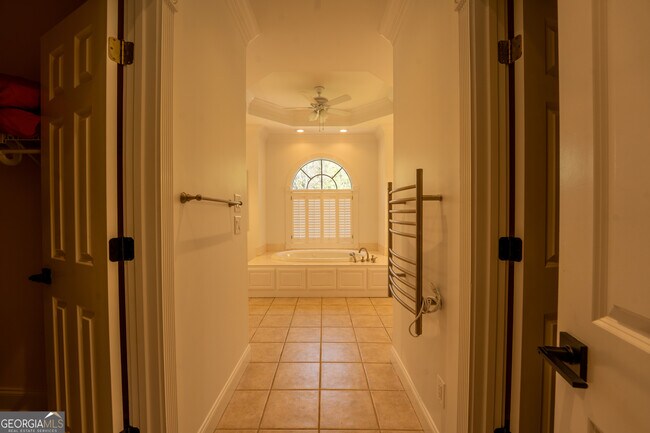 Building Photo - 2925 Orchard Dr