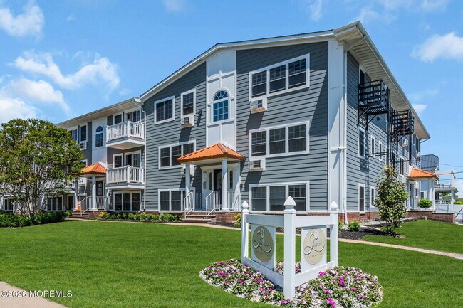 Building Photo - 309 4th Ave