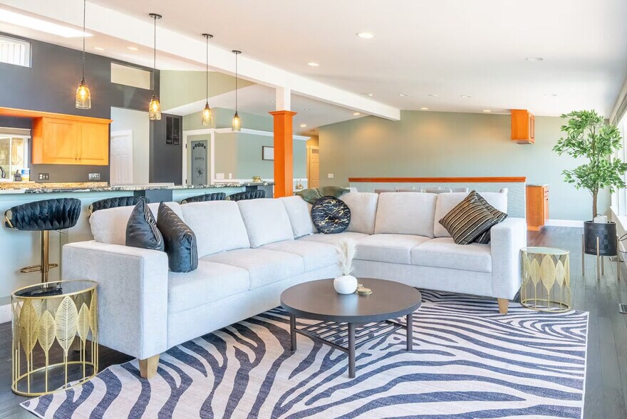 Building Photo - 5627 Illahee Road NE