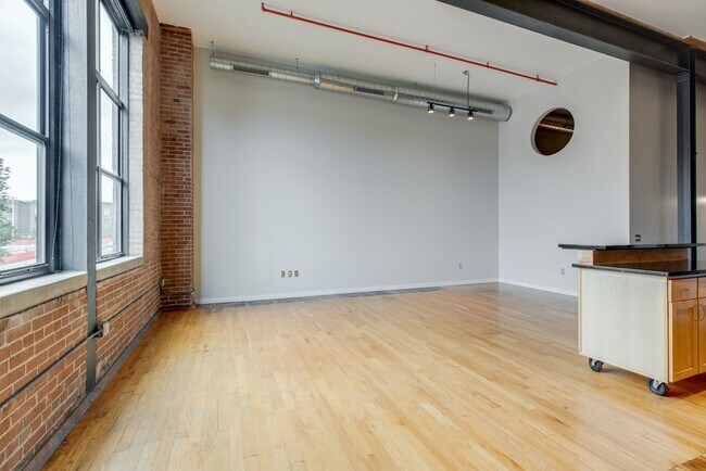 Building Photo - 1350 Rosa L Parks Blvd