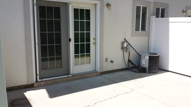 Building Photo - Beautiful North Ogden Town home for Rent