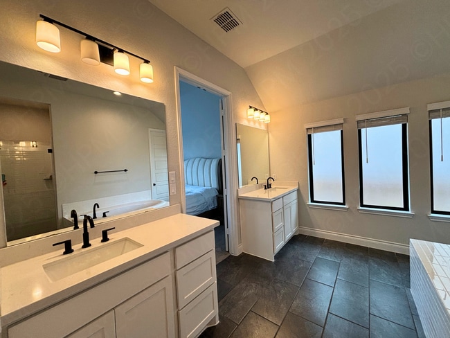 Building Photo - 1808 Durham Pk