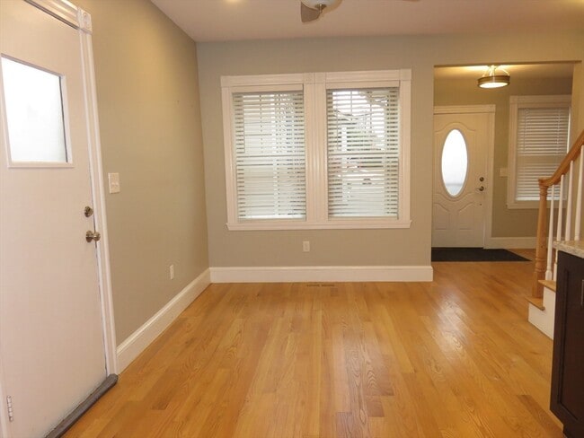 Building Photo - 192 Willow St