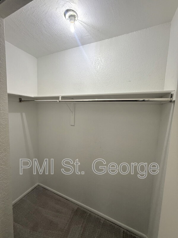 Building Photo - 1149 E Elder Cir