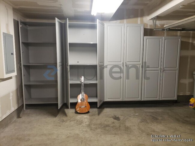 Building Photo - 4 Muller Pl