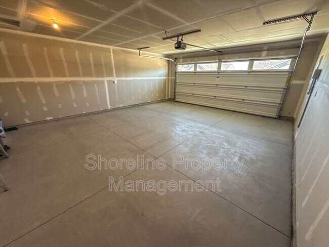 Building Photo - 5563 E Garby St