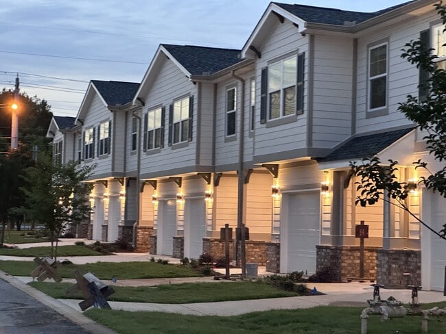 Building Photo - 456 Westgate Wy
