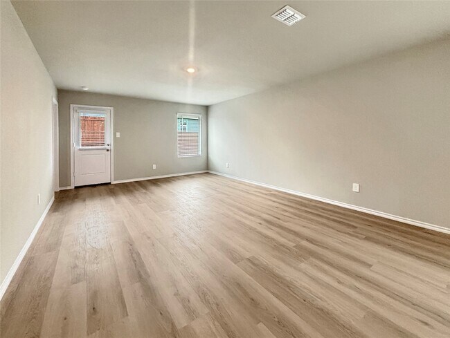 Building Photo - 5544 Flannel Ln