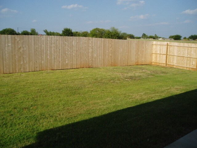 Building Photo - 3 Bed + Office - Private Master Suite - Mo...