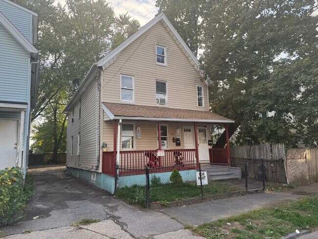 Primary Photo - 1059 Hancock Ave