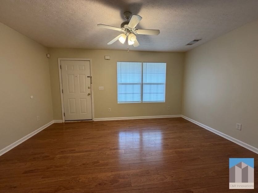 Building Photo - 5196 Tew Ln SW