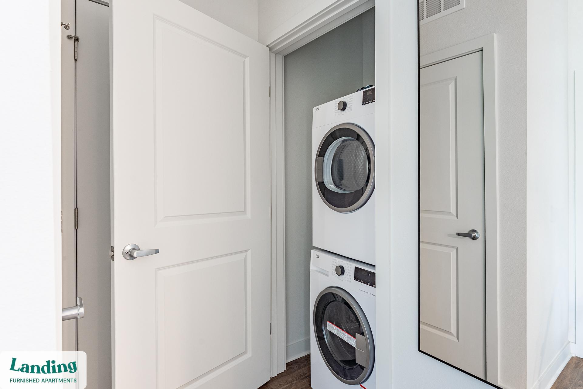 Building Photo - 1225 Utica Dr