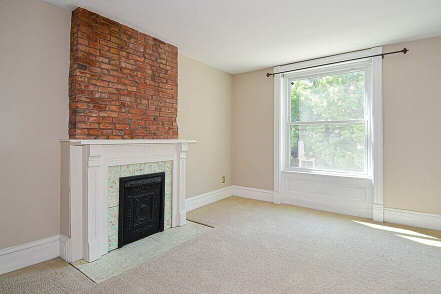 Building Photo - 2322 Virginia Ave