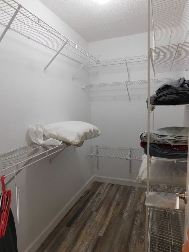 Building Photo - 305 Gibbs Rd