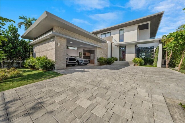 Building Photo - 315 N Shore Dr