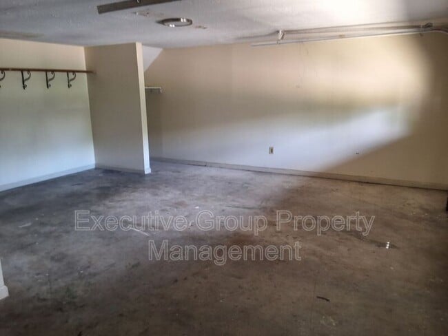Building Photo - 716 Rogersville Rd