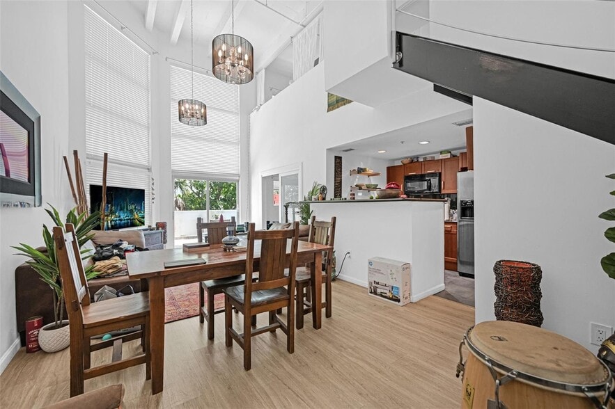 Building Photo - 7728 Collins Ave