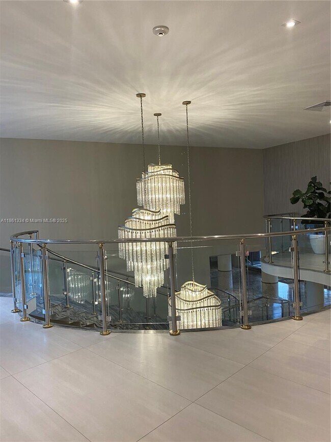 Building Photo - 5401 Collins Ave