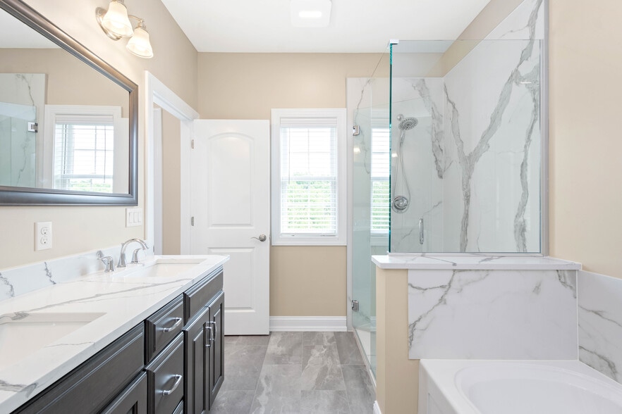 Master Bath - 3410 Brodhead Rd