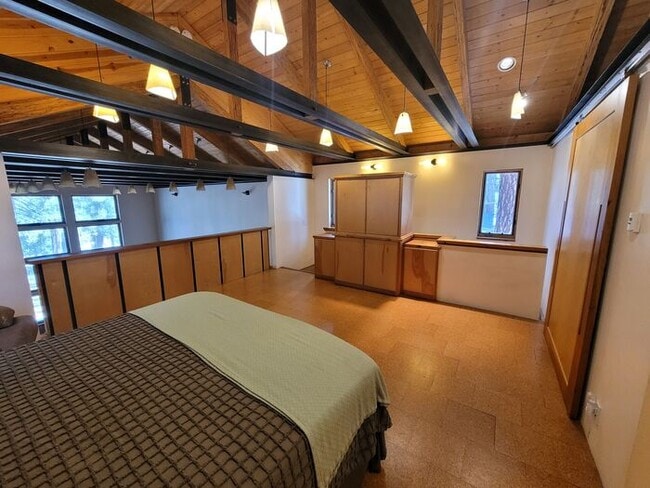Building Photo - Custom Home Steps From Big Bear Lake