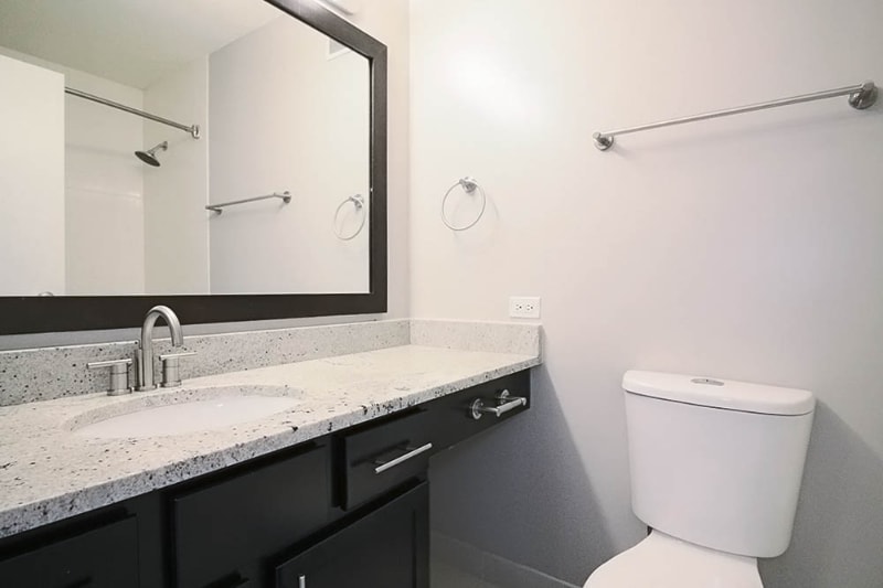 Building Photo - 67 W Huron St