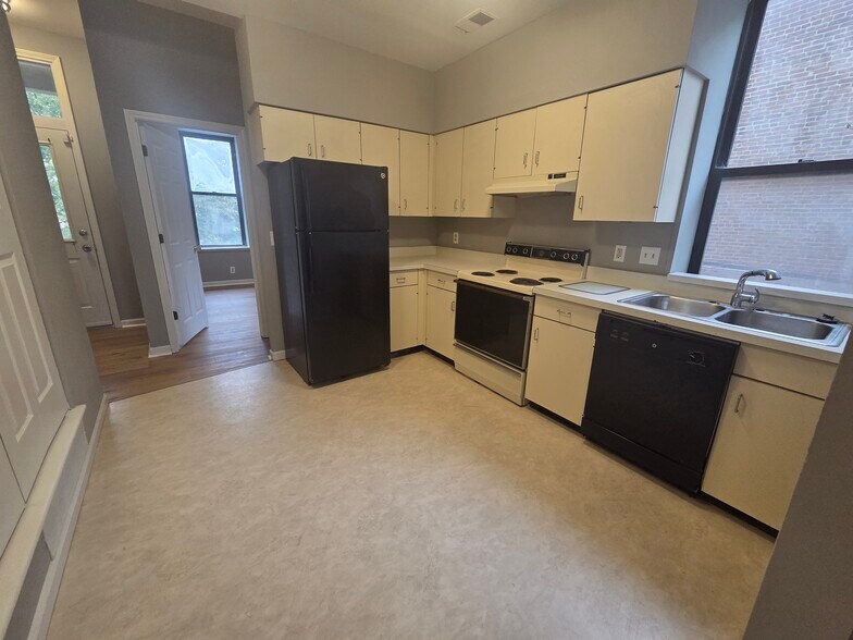 Building Photo - 1217 Lami St