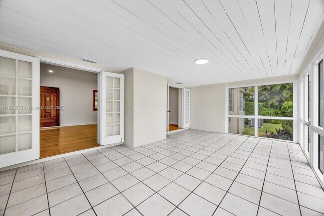Building Photo - 1340 Sopera Ave