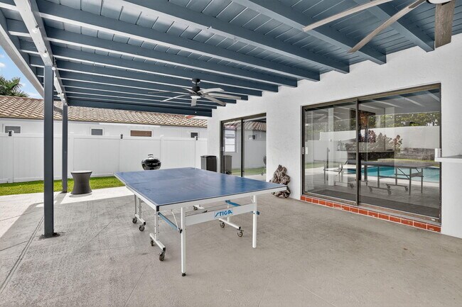 Building Photo - 20833 Sonrisa Way