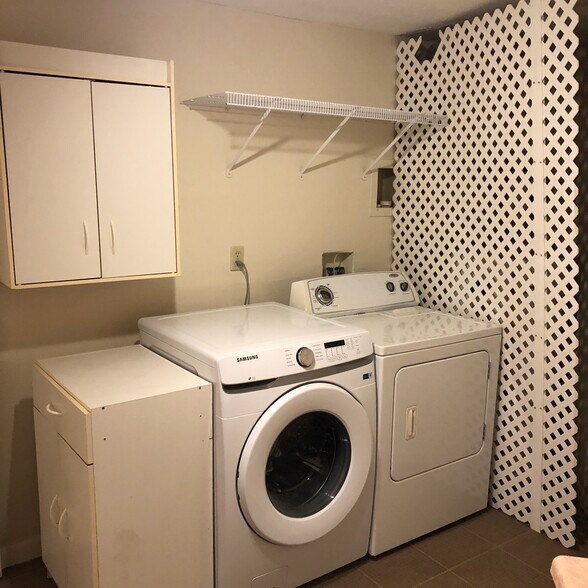 Washing Dryer Room - 159 Abbey Fields Ln