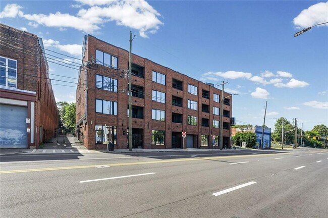 Building Photo - 346 Peters St SW
