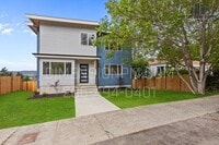 Building Photo - 605 Prospect Ave N