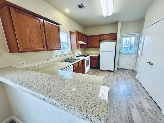 Building Photo - 2873 Southampton Way