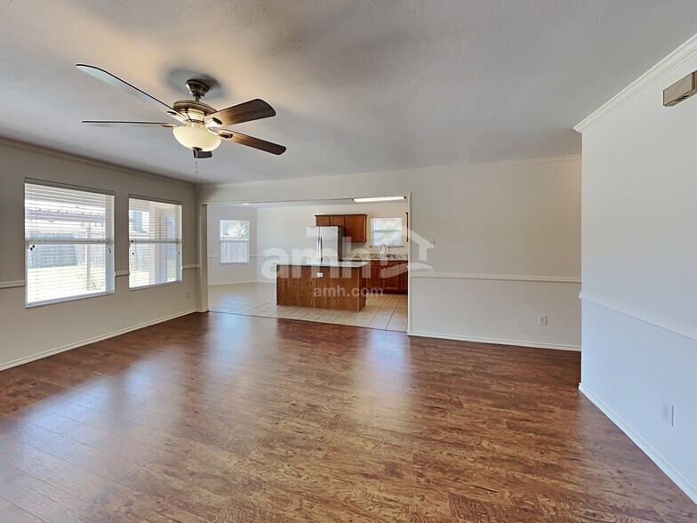 Building Photo - 9921 Thomas Jefferson Dr