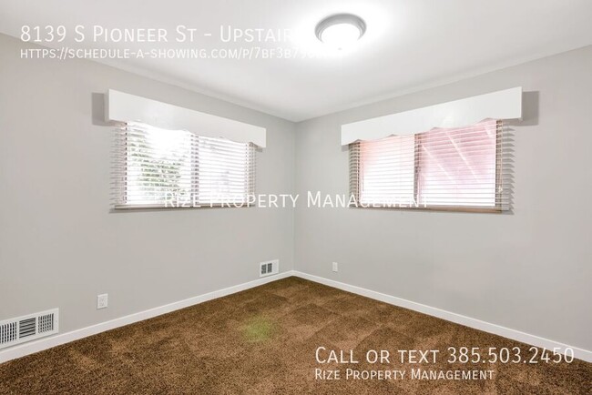 Building Photo - Desirable Upper Level Apartment