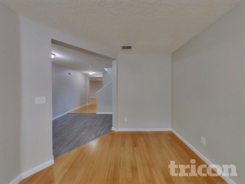 Building Photo - 11982 Alexandra Dr