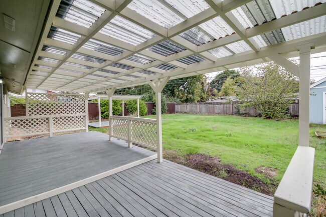 Building Photo - 3-Bedroom, 2-Bath Home With Large Patio an...