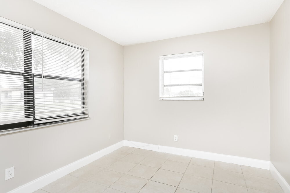 Building Photo - 4620 SW 23rd St