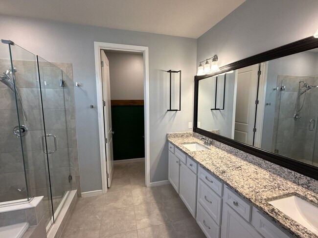 Building Photo - 12970 Brookside Moss Dr