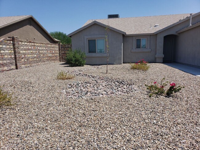 Building Photo - Gorgeous 4 bedroom for rent