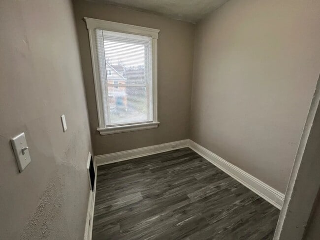 Building Photo - 1014 Parkson Pl