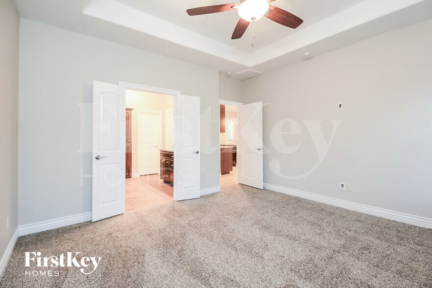 Building Photo - 8428 NW 143rd Terrace