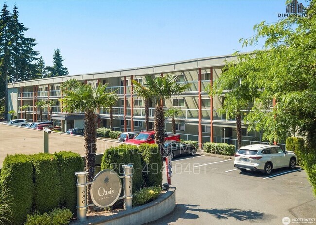 Building Photo - 1 Bedroom Condo with View in the heart of Bellvue!