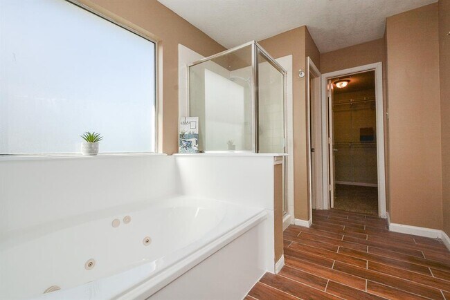Building Photo - 17010 Maricella Cir